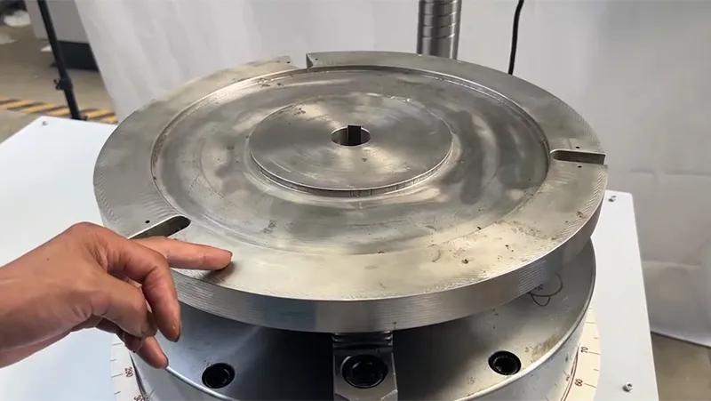 Vertical Dynamic Balancing Machine